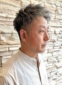 ツーブロックで40代男性に色気と渋みを 白髪混じり髪型が似合う Ryohei Kato